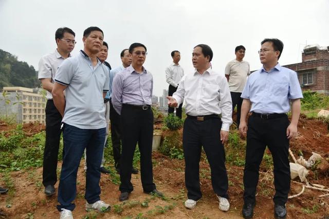 厉害了！《中国组织人事报》《广西日报》等中央和自治区级媒体推介我市“书记在现场”的经验做法！