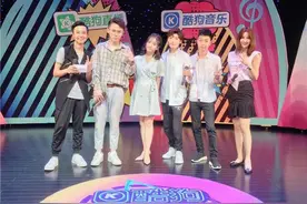 《酷狗哆来咪》唱响毕业季歌单　惊现大型寻亲现场图片
