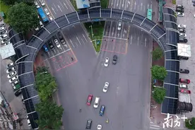 组图 | 宛如艺术品！航拍惠州人行天桥，360度无死角图片