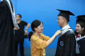 上好大学“最后一课”，电子科技大学中山学院举行2019届毕业生毕业典礼视频封面