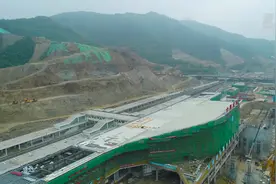 汉十高铁完成铺轨视频封面