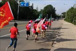 诸城小伙跑马拉松迎娶新娘，没错，是真的跑图片