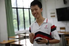 珠海一中12人高考进入全省文理前50名，他们的学习秘籍是什么？视频封面