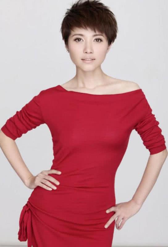 她是最没名气的影后，为照顾母亲淡出演艺圈八年，现47岁仍单身