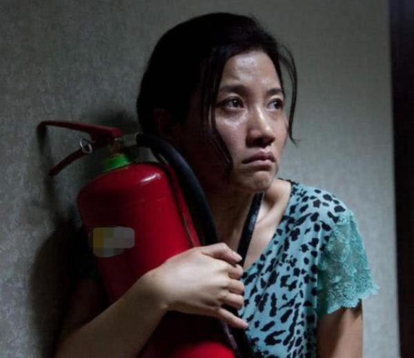 她是最没名气的影后，为照顾母亲淡出演艺圈八年，现47岁仍单身