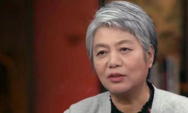 下跪谢恩男生考635分：那个离婚的妈妈，给了孩子最好认知