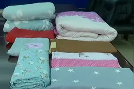 兔子专吃窝边草？大妈这个嗜好让整栋楼的人都怒了图片