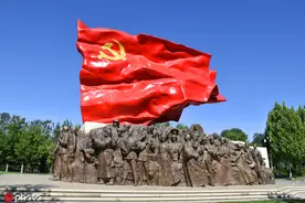 每日一词∣党的领导 leadership of the Communist Party of China图片
