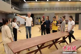 探班大剧院版《霍夫曼的故事》排练现场 玩偶之歌经典再现图片