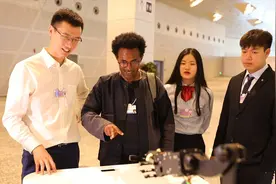 毫秒级别的反应速度！和这位“猜拳高手”来一场较量视频封面
