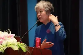 李玫瑾教授：不想养出“熊孩子”, 6岁前规矩要做好，不妨跟青春期孩子聊聊恋爱观 | 名家图片