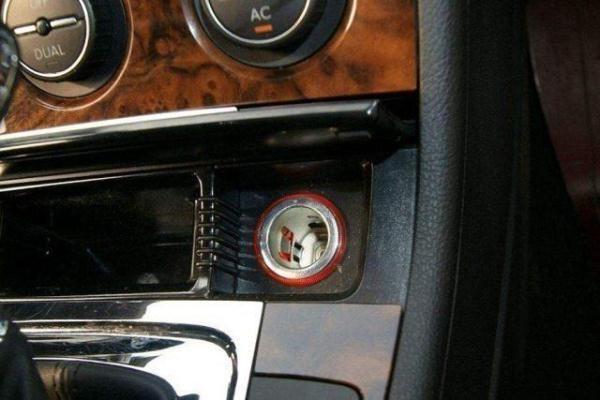 开车不能抽烟，为啥车上还有点烟器？这几个用途你应该了解