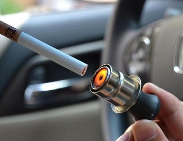 开车不能抽烟，为啥车上还有点烟器？这几个用途你应该了解