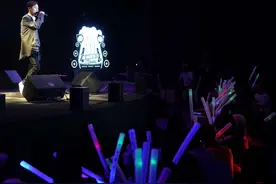 彝族“好声音”成都开唱 原来是山鹰组合的高徒图片
