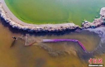 美翻了！“中国死海”山西运城盐湖变身“调色盘”