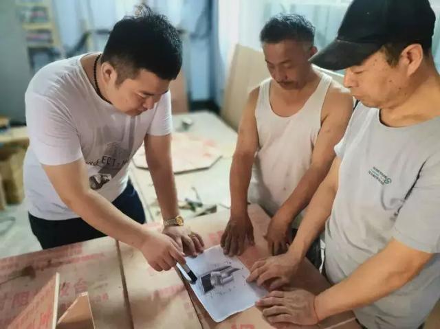 生意失败 他逃脱人生的“密室关卡”如今年入百万