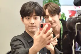 肖战王一博商业互捧狂吹彩虹屁，大曝对方秘事，俩人萌到犯规图片