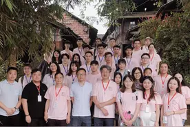 当00后、95后诗人成群出现，
听听他们如何谈诗视频封面