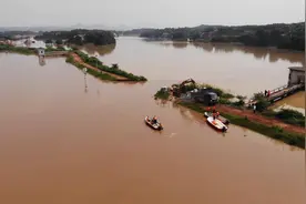 新华视点｜他们，向水而行 视频封面