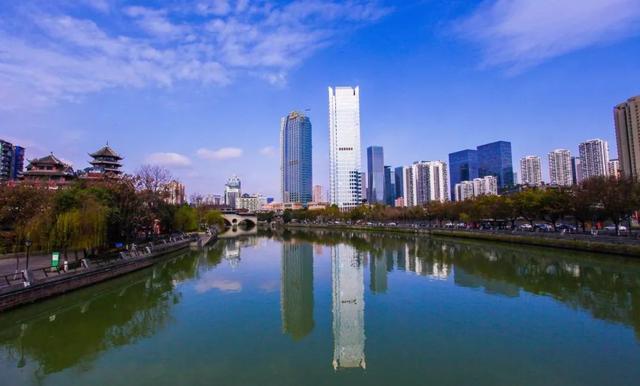 近两年28.6万本科及以上人才落户成都！有你吗？