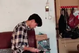 陕西接到录取短信又被退档考生：准备复读了