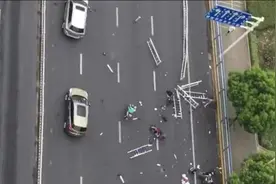 律师谈奔驰失控：车主无刑责或需大额赔偿视频封面