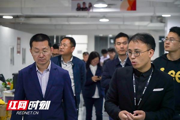 moon老师seo（年华的样子丨周有贵不想创业的程序员不是好老师）