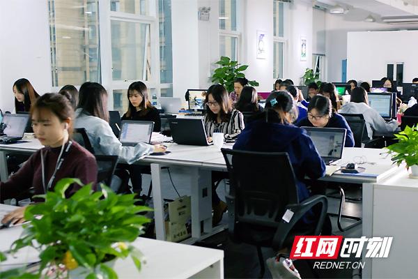 年华的样子丨周有贵：不想创业的程序员不是好老师