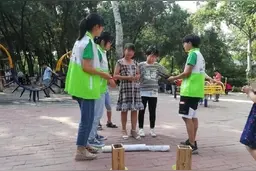 聊大志愿者：投壶乒乓小游戏，趣味分辨各垃圾图片
