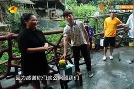 蘑菇屋全体告别，村民很失落，张子枫叫黄磊这一声“爸爸”暖化了图片