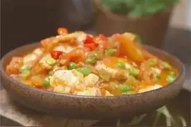 西红柿和豆腐这样一起烧，酸嫩爽口还开胃，连吃3碗饭图片