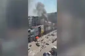 河北沧州一豆浆店爆炸起火，现场浓烟滚滚视频封面