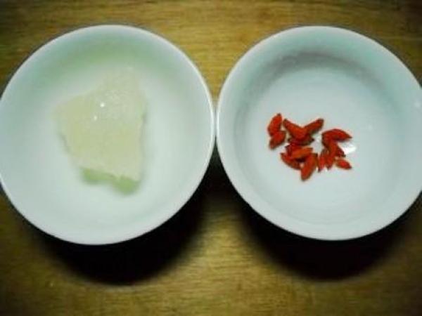 孩子早餐最是要重视，早上喝一碗这，比牛奶补钙要厉害，还健脑