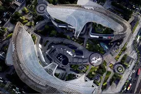 俯瞰广州天环广场“双鲤鱼型”建筑醒目图片