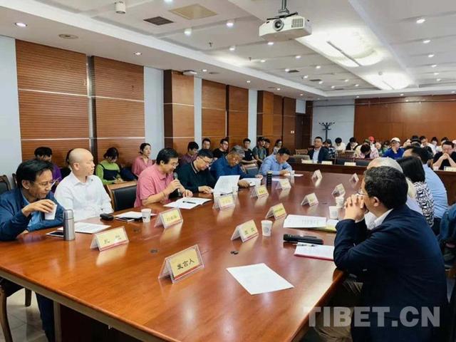 和谐的近义词是什么？（藏文注音汉字）