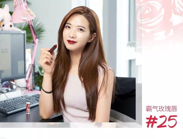 轻盈鲜花唇，这是美容编辑化妆包里的必杀技