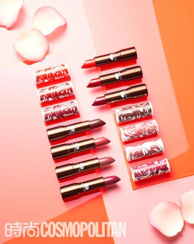 轻盈鲜花唇，这是美容编辑化妆包里的必杀技