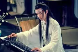 陈情令：王一博羡慕肖战有特效？吊威亚头重脚轻，被嘲笑姿势巨丑图片
