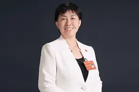 王克荣：中国第一位荣获“贝利•马丁奖”护士视频封面