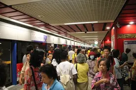 泰国曼谷地铁蓝线延伸段开放免费试乘图片