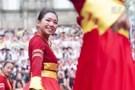 带你领略澳门国际青年舞蹈节巡游表演视频封面