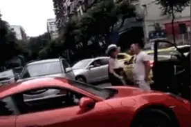 保时捷女车主曾叫嚣：我在渝北是出了名的飙车图片