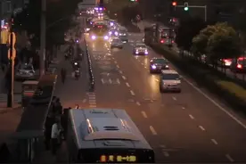 8月3日起 四川车险投保将实行实名制视频封面