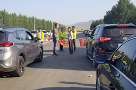 内蒙古乌兰布统景区：旅游公司设卡收费，当地村民阻拦遭殴打致多人住院图片