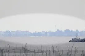 洪泽湖现海市蜃楼：古建筑群倒映湖面视频封面