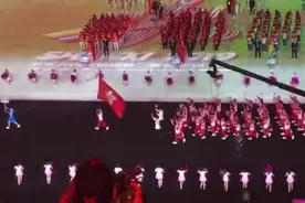 享受“最主场”待遇！二青会香港代表团入场全场欢呼视频封面