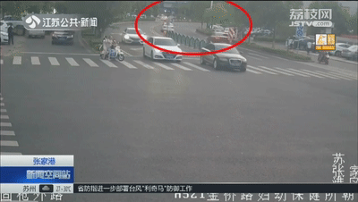 胆真大？私家车多次疯狂别警车，还试图拦停！原来是因为……