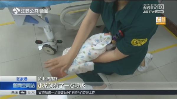 胆真大？私家车多次疯狂别警车，还试图拦停！原来是因为……