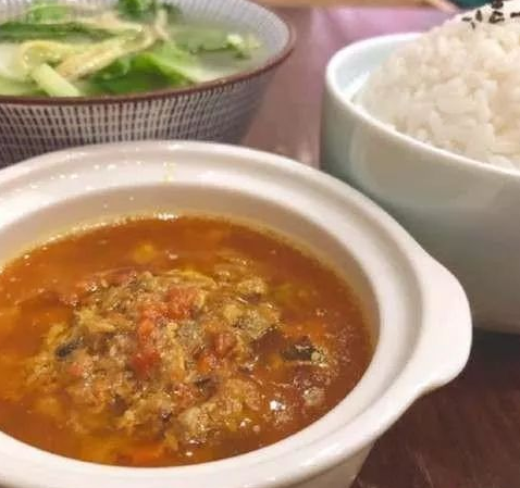 吃完饭为什么爱犯困？午饭要吃的有讲究