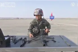 帅！中国军人分解一支枪只需30秒